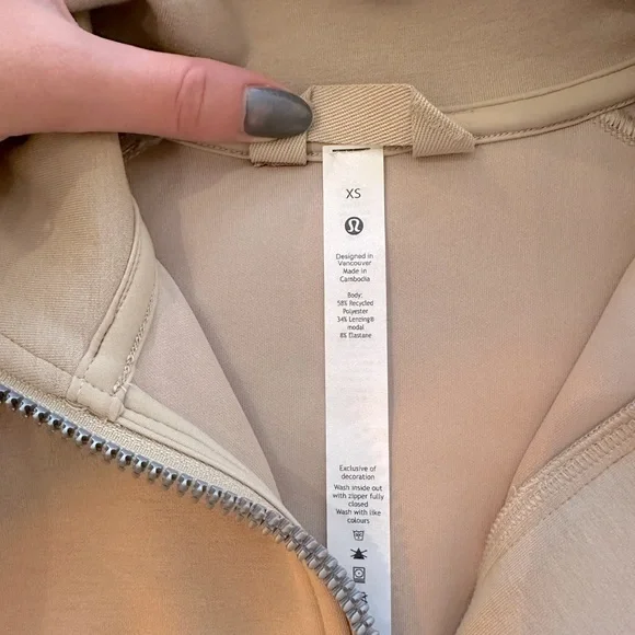 Lululemon Beige Zip Crop Vest - Picture 3 of 7